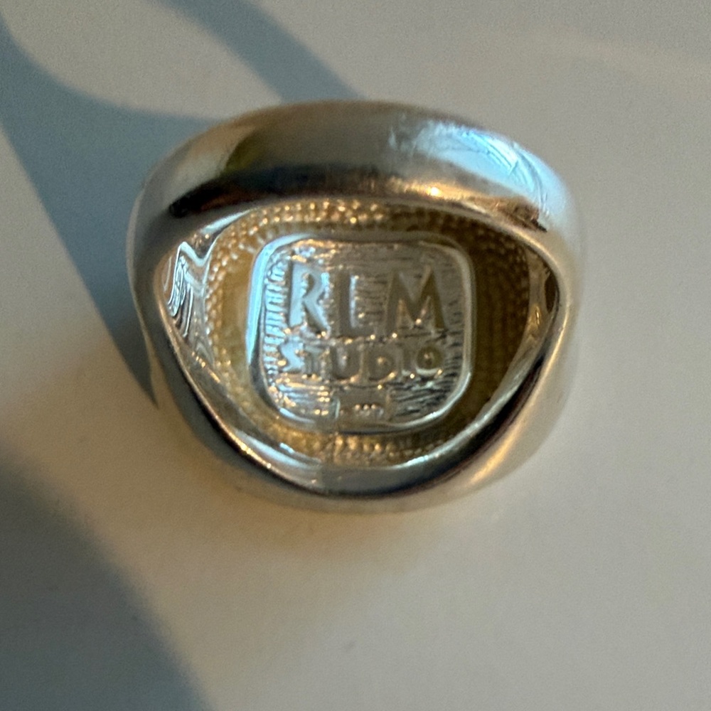 Sterling Silver Ring with Black Onyx Oval Center - Picture 2 of 4